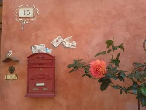 Casetta Rossa تْشيرتالدو المظهر الخارجي الصورة